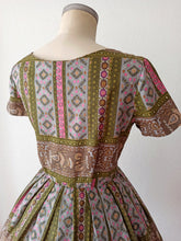 Charger l'image dans la galerie, 1950s 1960s - UNWORN - Gorgeous Printed Cotton Dress - W28.5 (82cm)
