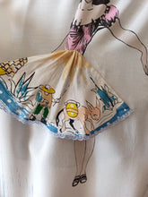 Charger l'image dans la galerie, 1950s - Collectable Naughty Novelty Skirts Rayon Skirt - W25/26 (64/66cm)
