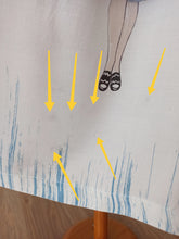 Charger l'image dans la galerie, 1950s - Collectable Naughty Novelty Skirts Rayon Skirt - W25/26 (64/66cm)
