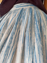 Charger l'image dans la galerie, 1950s - Collectable Naughty Novelty Skirts Rayon Skirt - W25/26 (64/66cm)
