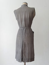 Load image into Gallery viewer, 1940s 1950s - Stunning Black &amp; White Vichy Cotton Dress - W27.5 (70cm)
