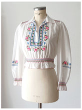 Load image into Gallery viewer, 1960s - Precious Hungarian Embroidery Blouse - W27/31 (68/80cm)
