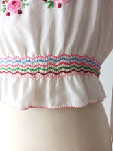 Load image into Gallery viewer, 1960s - Precious Hungarian Embroidery Blouse - W27/31 (68/80cm)
