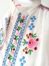 Load image into Gallery viewer, 1960s - Precious Hungarian Embroidery Blouse - W27/31 (68/80cm)
