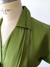Load image into Gallery viewer, 1950s - D'ALLAIRD'S, Canada - Glorious Moss Green Dress - W27 (68cm)
