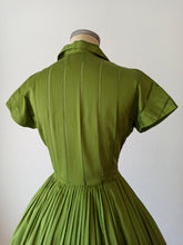 Load image into Gallery viewer, 1950s - D'ALLAIRD'S, Canada - Glorious Moss Green Dress - W27 (68cm)
