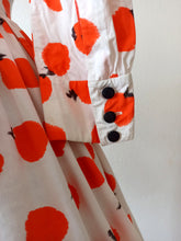 Load image into Gallery viewer, 1950s - CONTINENTALS, UK - Spectacular Oranges Cotton Dress - W26 (66cm)
