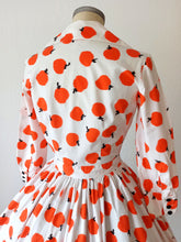Load image into Gallery viewer, 1950s - CONTINENTALS, UK - Spectacular Oranges Cotton Dress - W26 (66cm)
