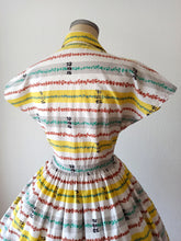 Load image into Gallery viewer, 1950s - WENDY DRESS - Gorgeous Cotton Dress - W27 (68cm)
