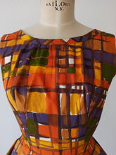 Load image into Gallery viewer, 1950s - PIERRE BILLET, Paris - Exquisite Cotton Dress - W25 (64cm)
