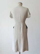 Load image into Gallery viewer, 1940s 1950s - REMBRANDT, USA - Stunning Dress - W26 (66cm)
