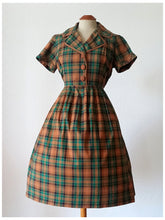Charger l'image dans la galerie, 1950s - FRANCE - Gorgeous Checked Cotton Dress - W31.5 (80cm)
