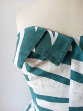Charger l'image dans la galerie, 1950s - Spectacular Petrol Green Strapless Dress - W27 (68cm)
