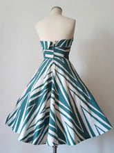 Charger l'image dans la galerie, 1950s - Spectacular Petrol Green Strapless Dress - W27 (68cm)
