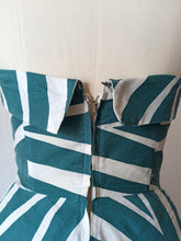 Charger l'image dans la galerie, 1950s - Spectacular Petrol Green Strapless Dress - W27 (68cm)
