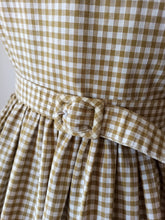 Charger l'image dans la galerie, 1950s - Adorable Cotton Vichy Belted Dress - W27 (68cm)
