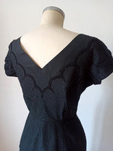 Charger l'image dans la galerie, 1940s 1950s - Outstanding Couture Trimmings Cocktail Dress - W28.5 (72cm)

