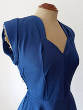 Charger l'image dans la galerie, 1940s 1950s - Stunning Royal Blue Cotton Dress - W27 (68cm)
