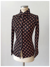 Cargar imagen en el visor de la galería, 1960s - JOBLOT x 3 DEADSTOCK PRINTED BLOUSES
