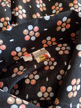 Cargar imagen en el visor de la galería, 1960s - JOBLOT x 3 DEADSTOCK PRINTED BLOUSES
