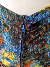 Cargar imagen en el visor de la galería, 1950s - CIOTAT, France - Stunning Pleated Swimsuit - Sz 46
