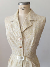 Charger l'image dans la galerie, 1950s 1960s - Elegant Textured Cotton Belted Dress - W27.5 (70cm)
