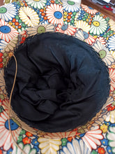 Laden Sie das Bild in den Galerie-Viewer, 1940s - Ultragorgeous Green Raffia Strow Sombrero
