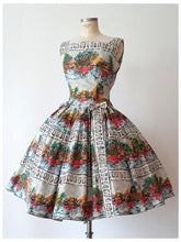 Cargar imagen en el visor de la galería, 1950s - Outstanding Novelty Print Cotton Dress - W28.5 (72cm)
