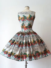 Cargar imagen en el visor de la galería, 1950s - Outstanding Novelty Print Cotton Dress - W28.5 (72cm)
