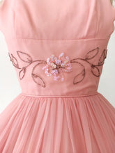 Cargar imagen en el visor de la galería, 1950s - Jr THEME, New York - Adorable Pink Prom Dress - W24 (60cm)
