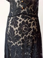 Laden Sie das Bild in den Galerie-Viewer, 1940s - GERMANY - Exquisite Black Lace Dress - W30 (76cm)
