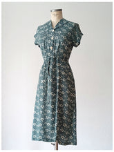 Load image into Gallery viewer, 1940s - Glorious Teal Blue Floral Rayon Dress - W29 (74cm)
