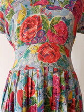Charger l'image dans la galerie, 1940s - Scandalous Roseprint Cold Rayon Dress - W31.5 (80cm)
