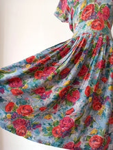 Charger l'image dans la galerie, 1940s - Scandalous Roseprint Cold Rayon Dress - W31.5 (80cm)
