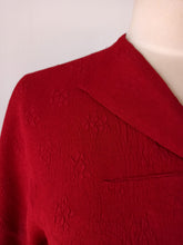 Cargar imagen en el visor de la galería, 1940s - GERMANY - Exquisite Burgundy Red Textured Crepe Dress - W31.5 (80cm)
