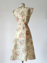Load image into Gallery viewer, 1940s - Adorable Italian Romantic Floral Dress - W27.5 (70cm)
