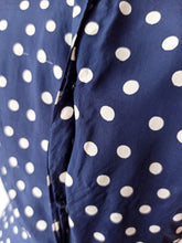 Charger l'image dans la galerie, 1940s 1950s - Gorgeous Blue Dotted Rayon Dress - W31.5 (80cm)
