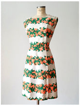 Load image into Gallery viewer, 1950s - Stunning Oranges Textured Cotton Dress - W27.5 (70cm)
