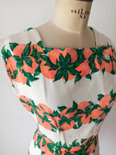 Load image into Gallery viewer, 1950s - Stunning Oranges Textured Cotton Dress - W27.5 (70cm)
