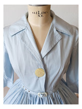 Load image into Gallery viewer, 1950s - Adorable Blue Textured Cotton Dress - W27 (68cm)
