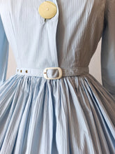 Load image into Gallery viewer, 1950s - Adorable Blue Textured Cotton Dress - W27 (68cm)
