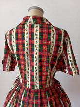 Load image into Gallery viewer, 1950s 1960s - GERMANY - Adorable Tartan Floral Cotton Dress - W35 (88cm)
