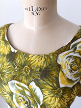 Load image into Gallery viewer, 1950s 1960s - Stunning Green Roseprint Rayon Dress - W30 (76cm)
