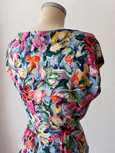 Charger l'image dans la galerie, 1940s - Stunning Floral Rayon Silk Dress - W28.5 (72cm)
