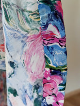 Charger l'image dans la galerie, 1940s - Stunning Floral Rayon Silk Dress - W28.5 (72cm)

