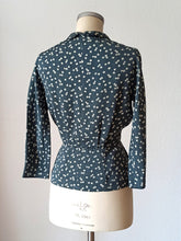 Charger l'image dans la galerie, 1940s 1950s - Gorgeous Teal Blue Gab Rayon Jacket - W26 (66cm)
