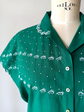 Load image into Gallery viewer, 1950s - Gorgeous Green Embroidery Cotton Blouse - W47 (120cm)
