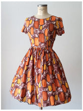 Load image into Gallery viewer, 1950s 1960s - Stunning Abstract Rayon Dress - W28.5 (72cm)
