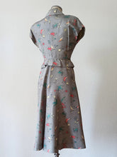 Load image into Gallery viewer, 1930s - MODELL, Germany - Outstanding Trapunto Birds Silk Dress - W26 (66cm)
