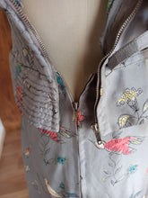 Load image into Gallery viewer, 1930s - MODELL, Germany - Outstanding Trapunto Birds Silk Dress - W26 (66cm)
